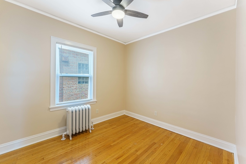 2125 Wesley Avenue - Photo 11