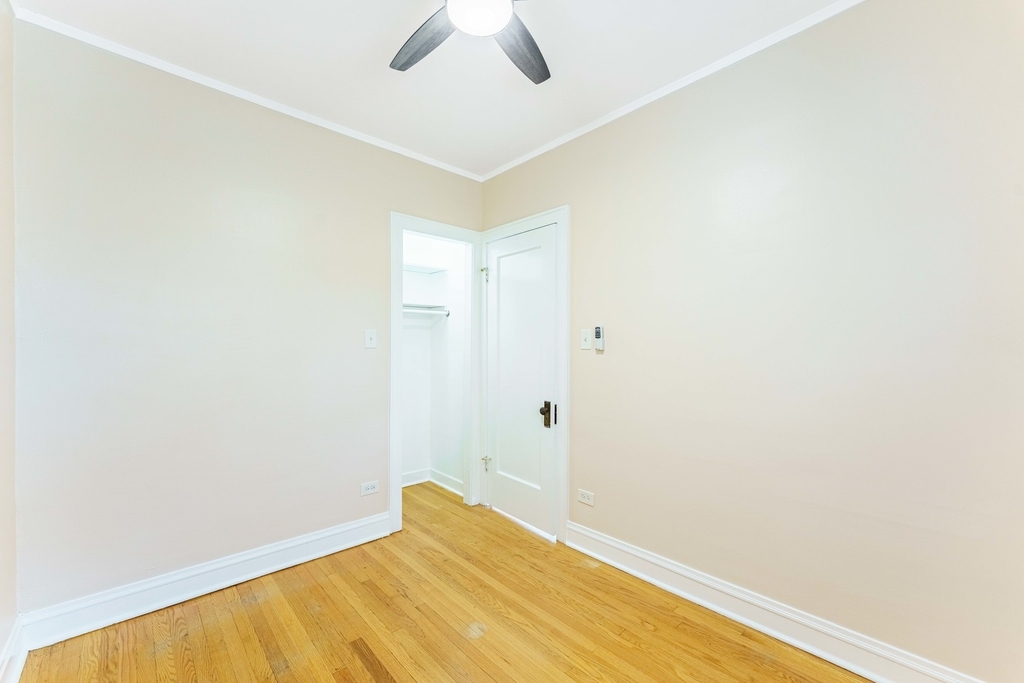 2125 Wesley Avenue - Photo 4