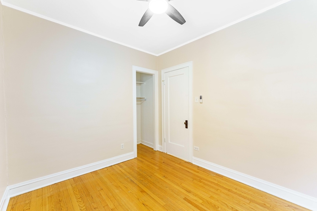 2125 Wesley Avenue - Photo 8