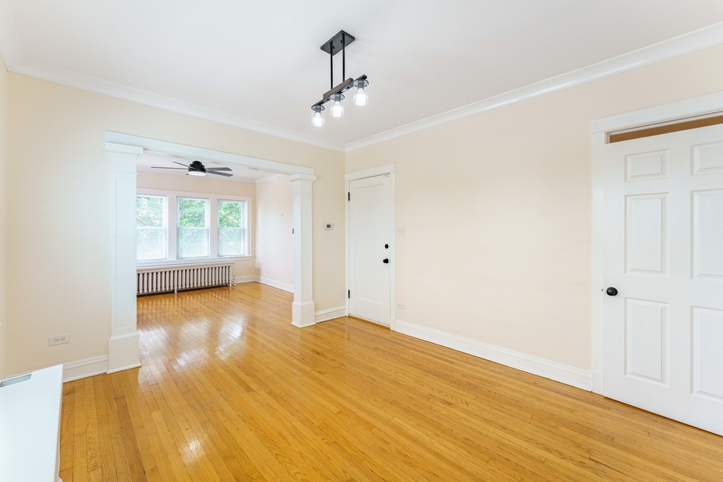 2125 Wesley Avenue - Photo 6