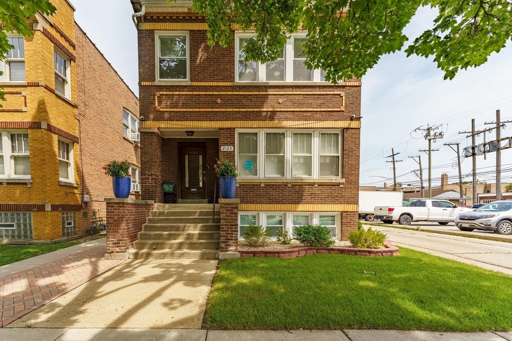 2125 Wesley Avenue - Photo 0