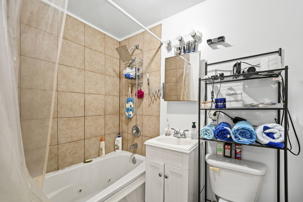 6319 N Sacramento Avenue - Photo 10