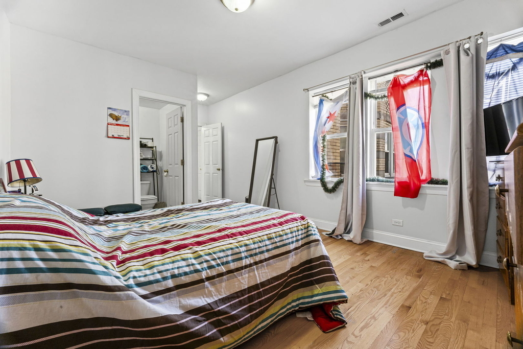 6319 N Sacramento Avenue - Photo 8