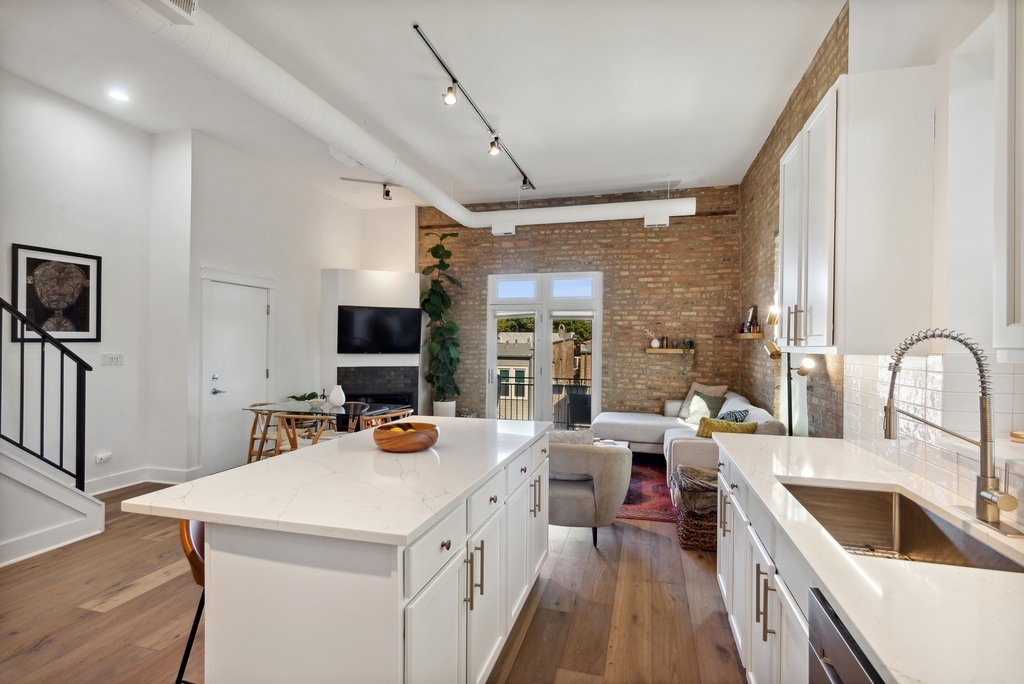 1243 N Wolcott Avenue - Photo 4