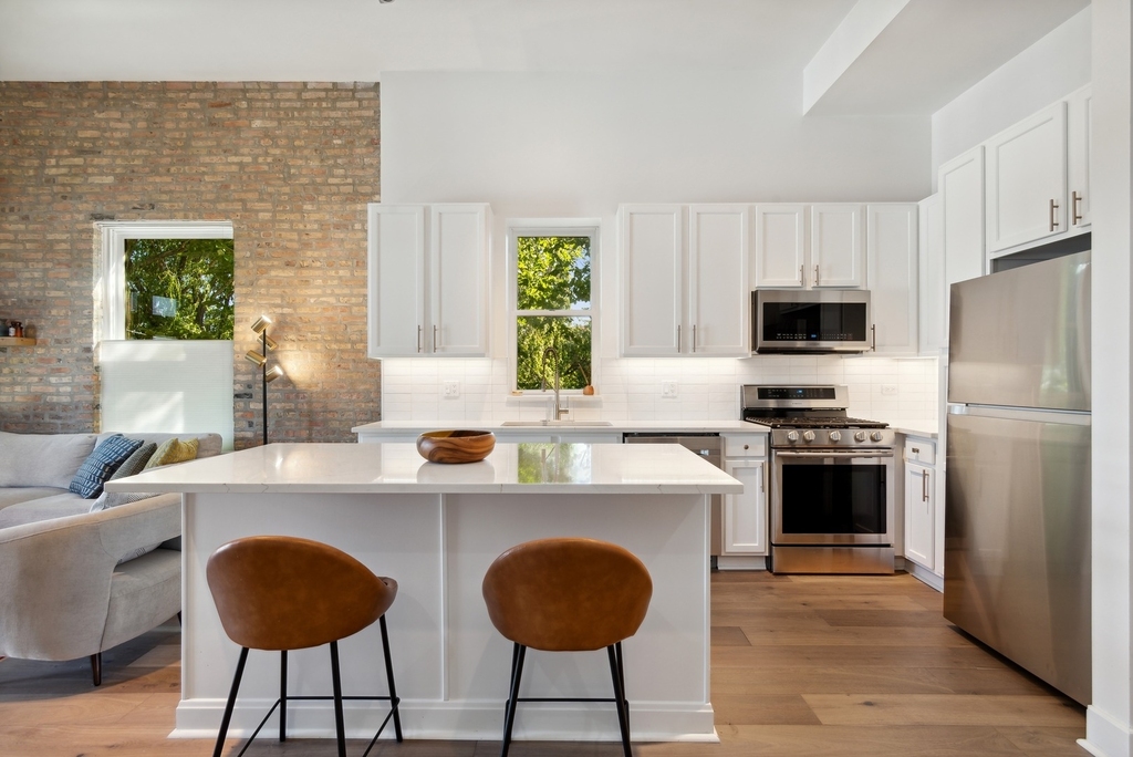 1243 N Wolcott Avenue - Photo 3