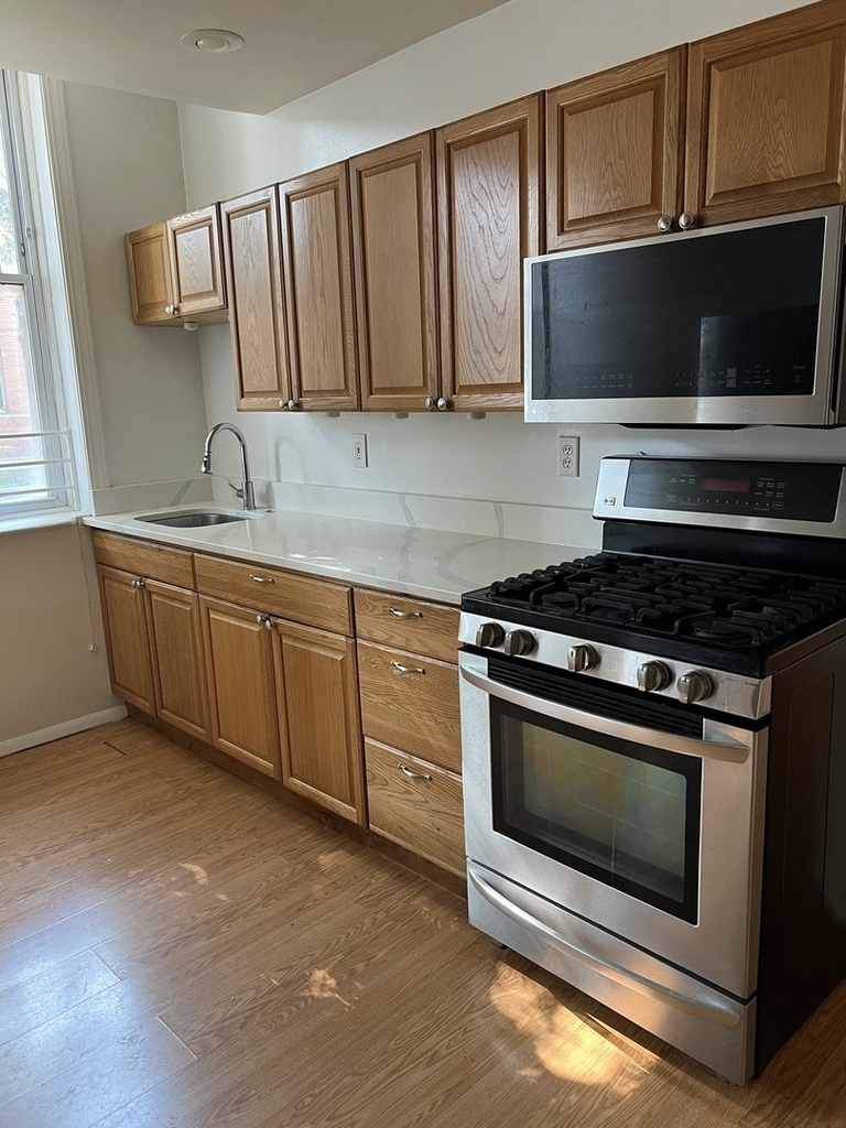 2724 W Chicago Avenue - Photo 1