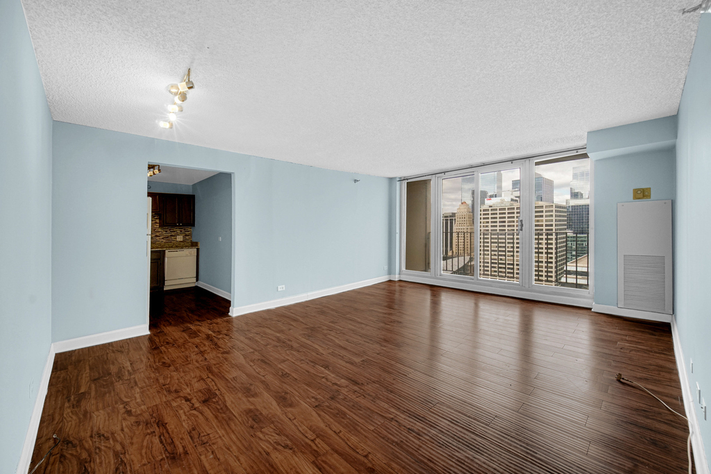 200 N Dearborn Street - Photo 2