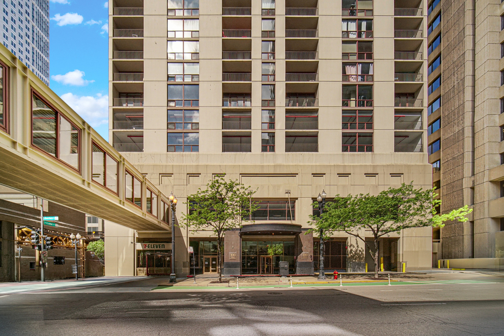 200 N Dearborn Street - Photo 0