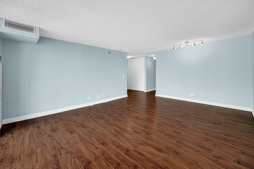 200 N Dearborn Street - Photo 3