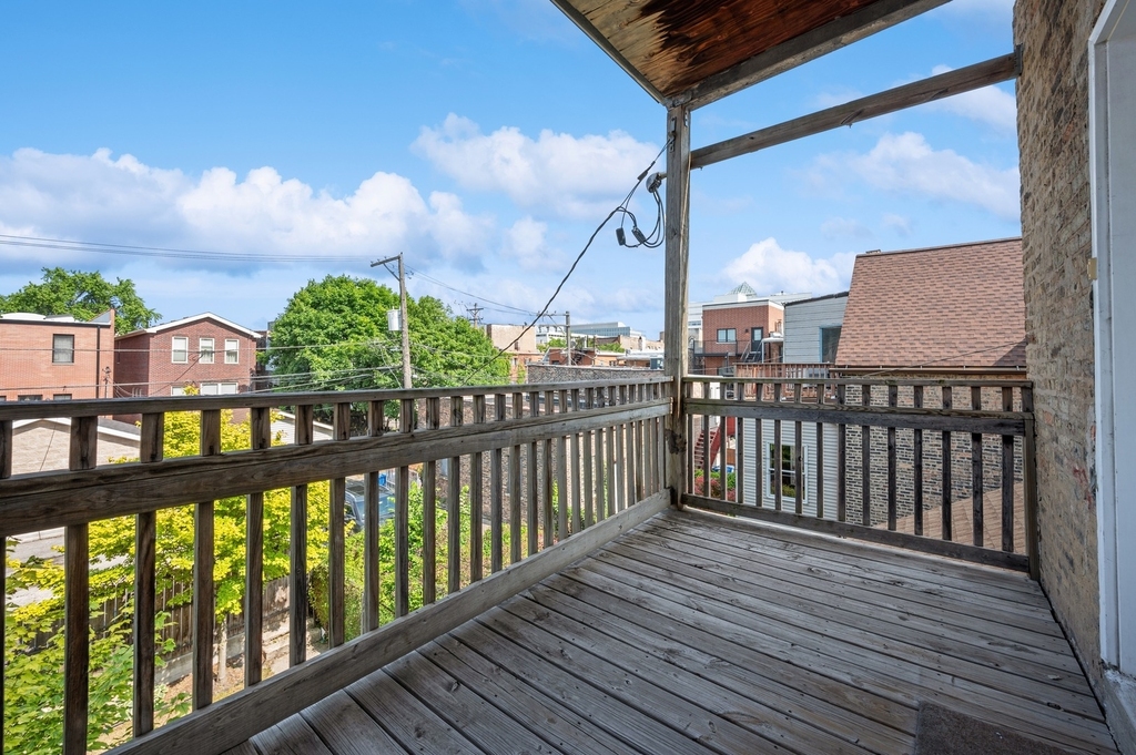 921 S Oakley Boulevard - Photo 13