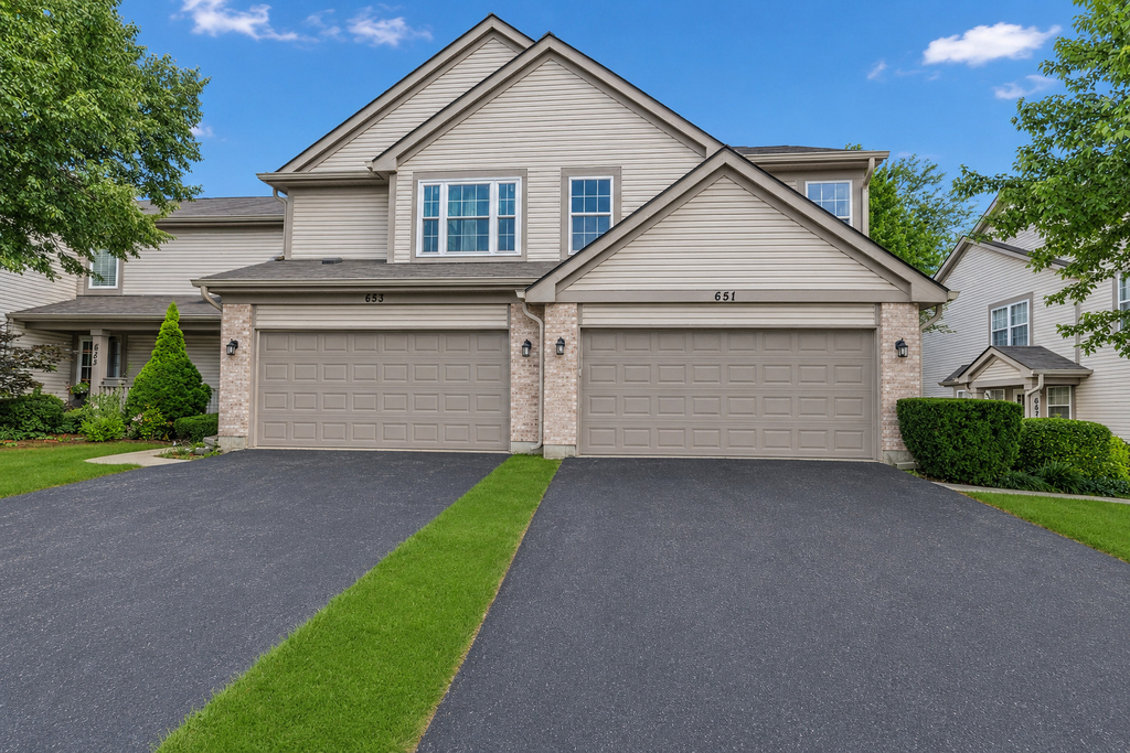 651 Lancaster Circle - Photo 0