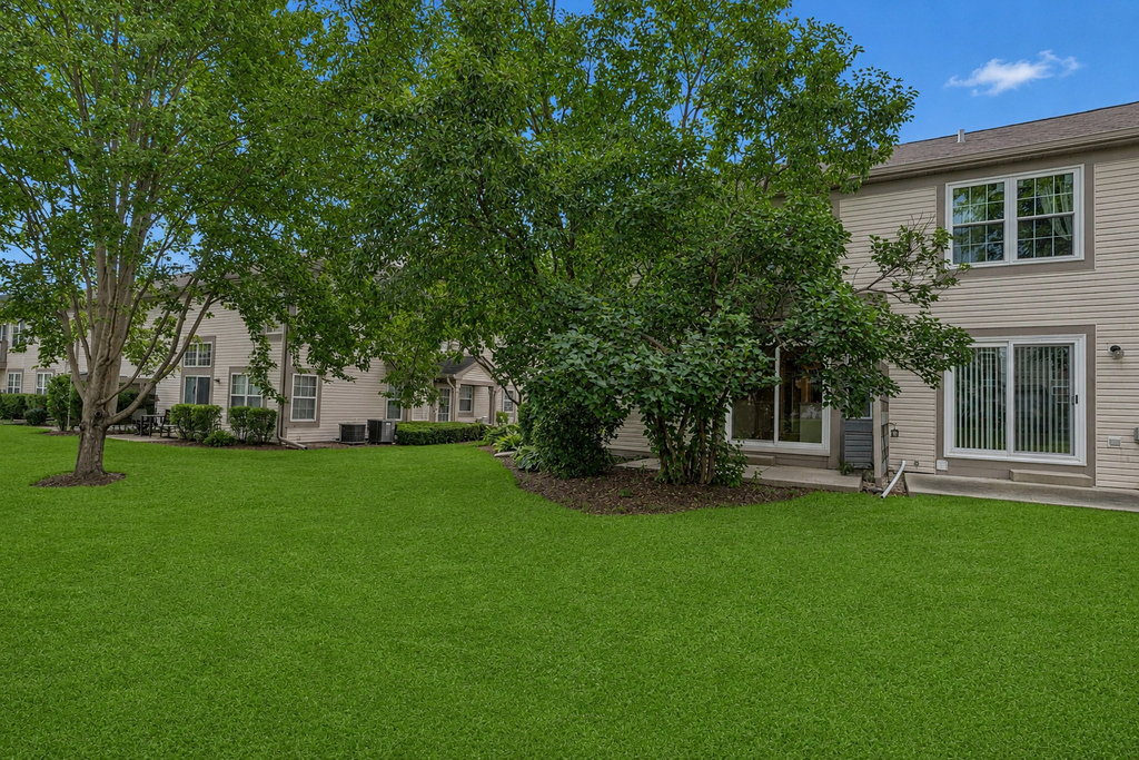 651 Lancaster Circle - Photo 3
