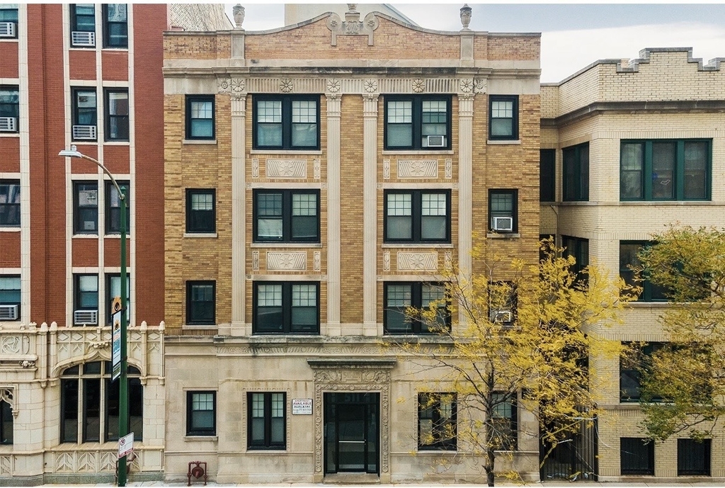 511 W Belmont Avenue - Photo 0