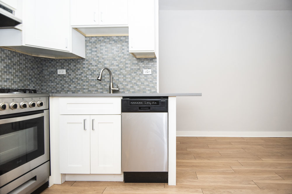 511 W Belmont Avenue - Photo 3