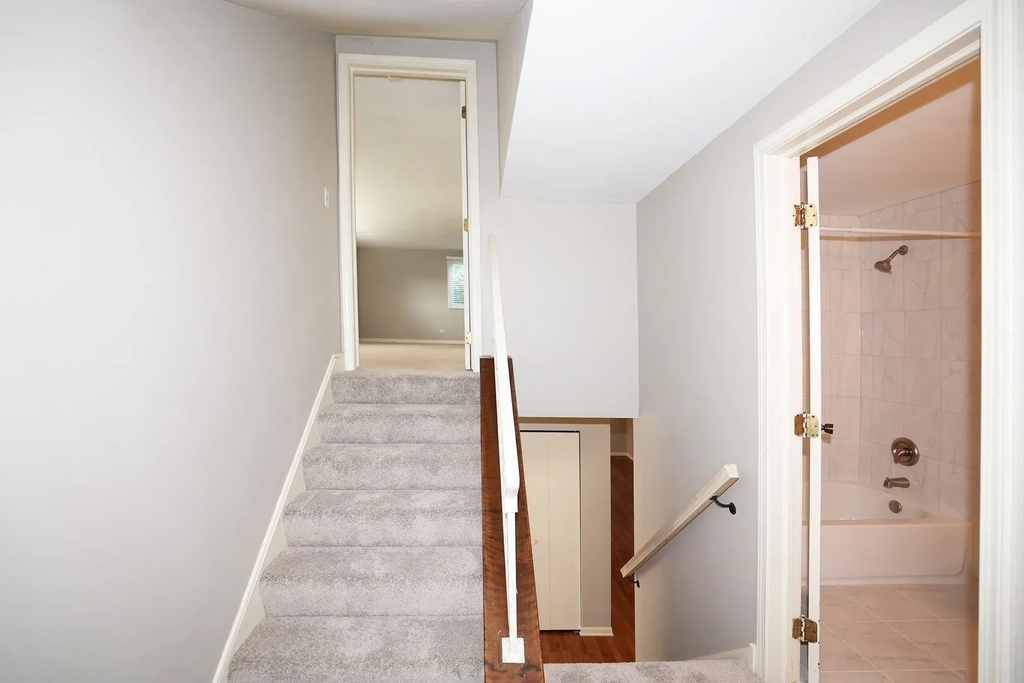 1329 Stonegate Road - Photo 8