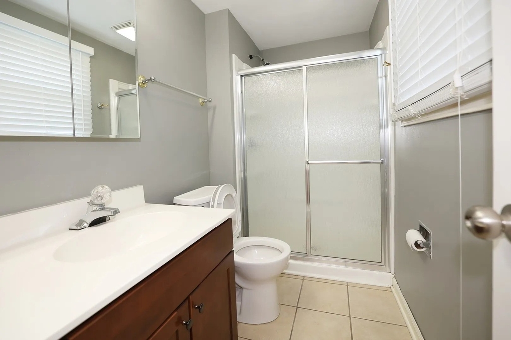 1329 Stonegate Road - Photo 2