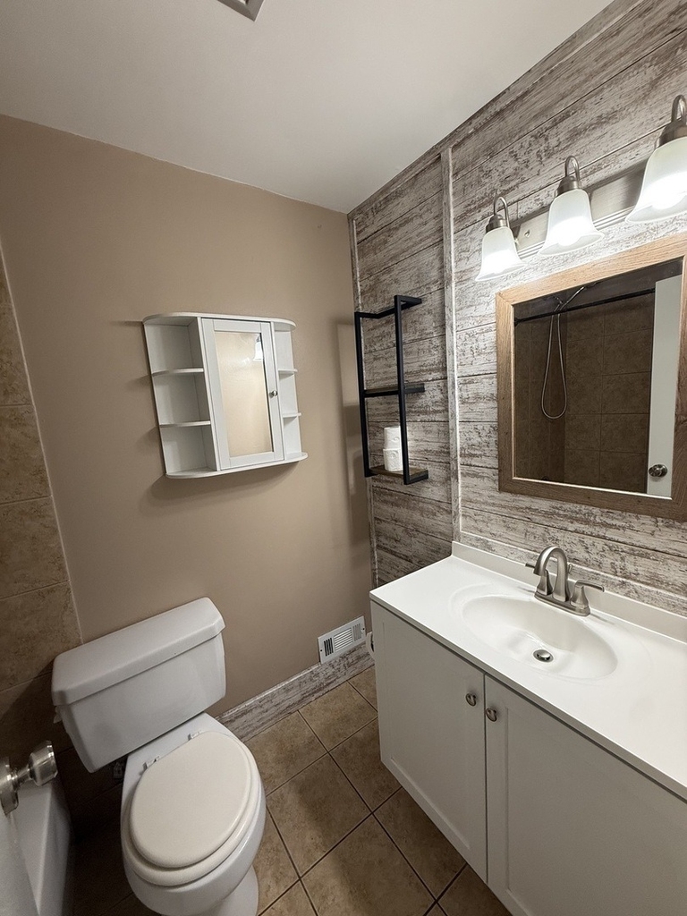 6000 Oakwood Drive - Photo 4