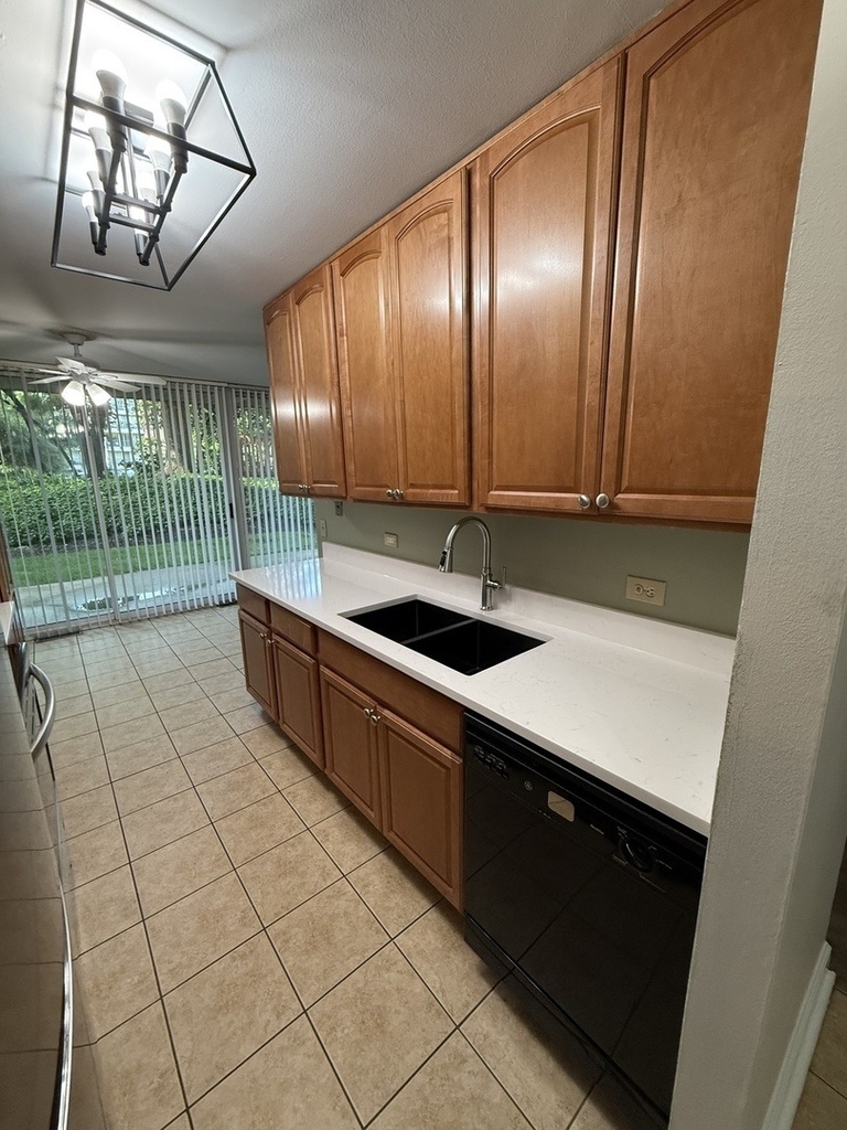 6000 Oakwood Drive - Photo 11