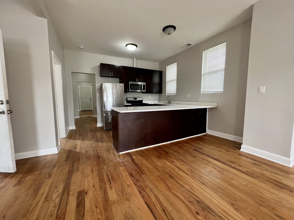 3614 W Mclean Avenue - Photo 5