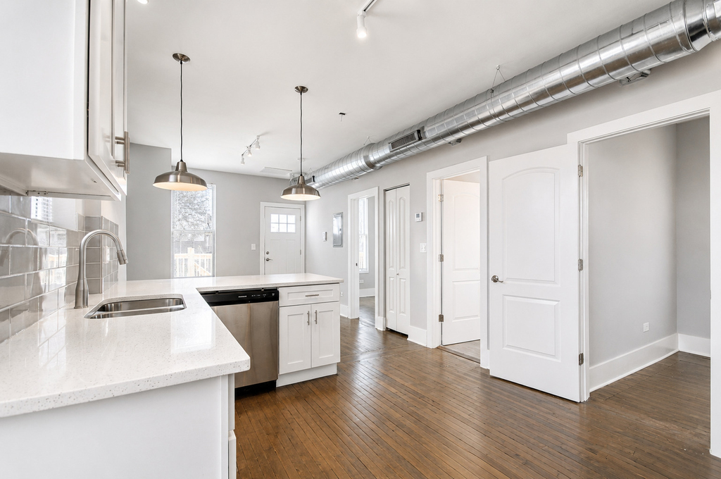 2117 W 18th Street - Photo 3