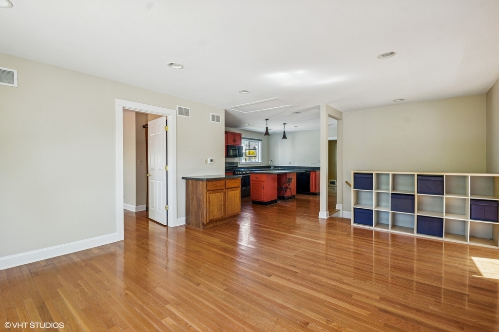 344 W Maple Street - Photo 5