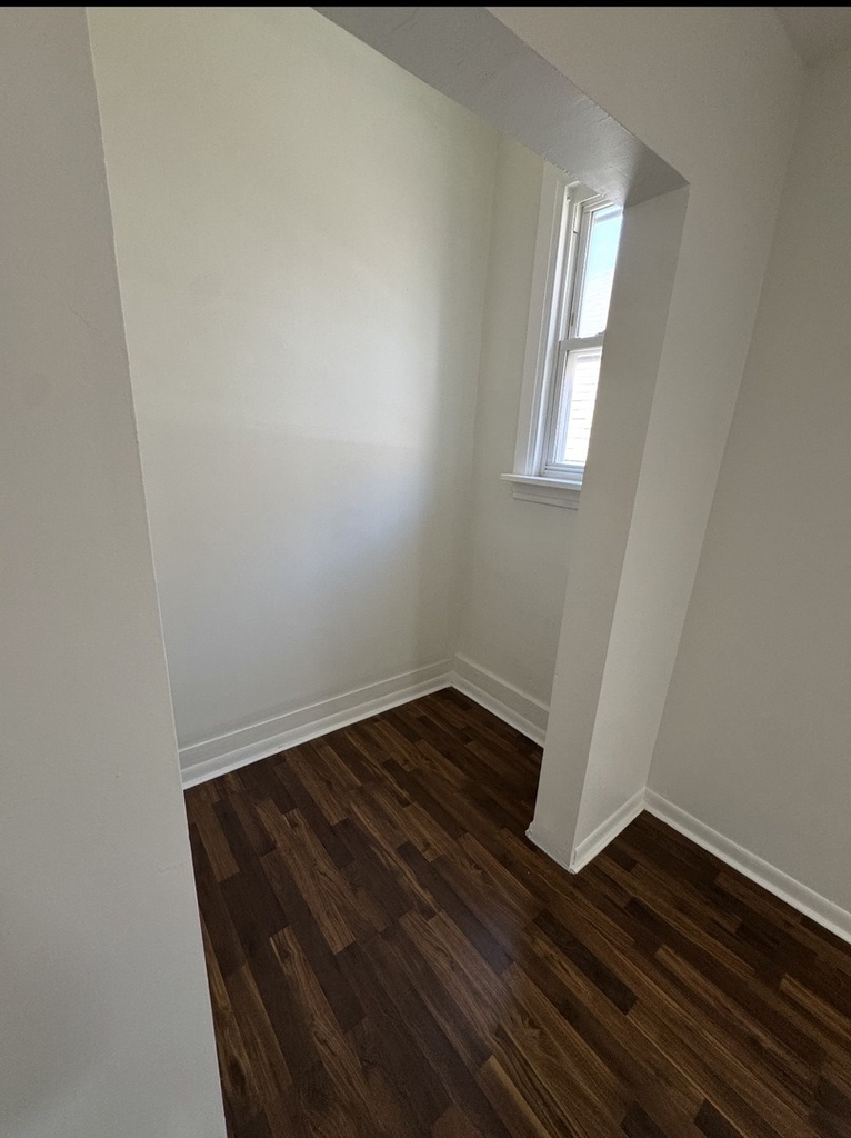 1617 W 38th Place - Photo 5