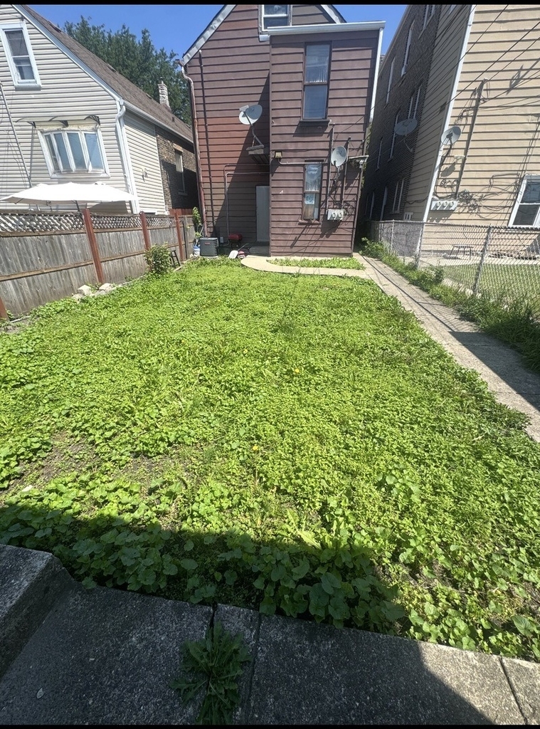 1617 W 38th Place - Photo 10