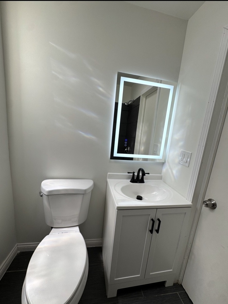 1617 W 38th Place - Photo 6