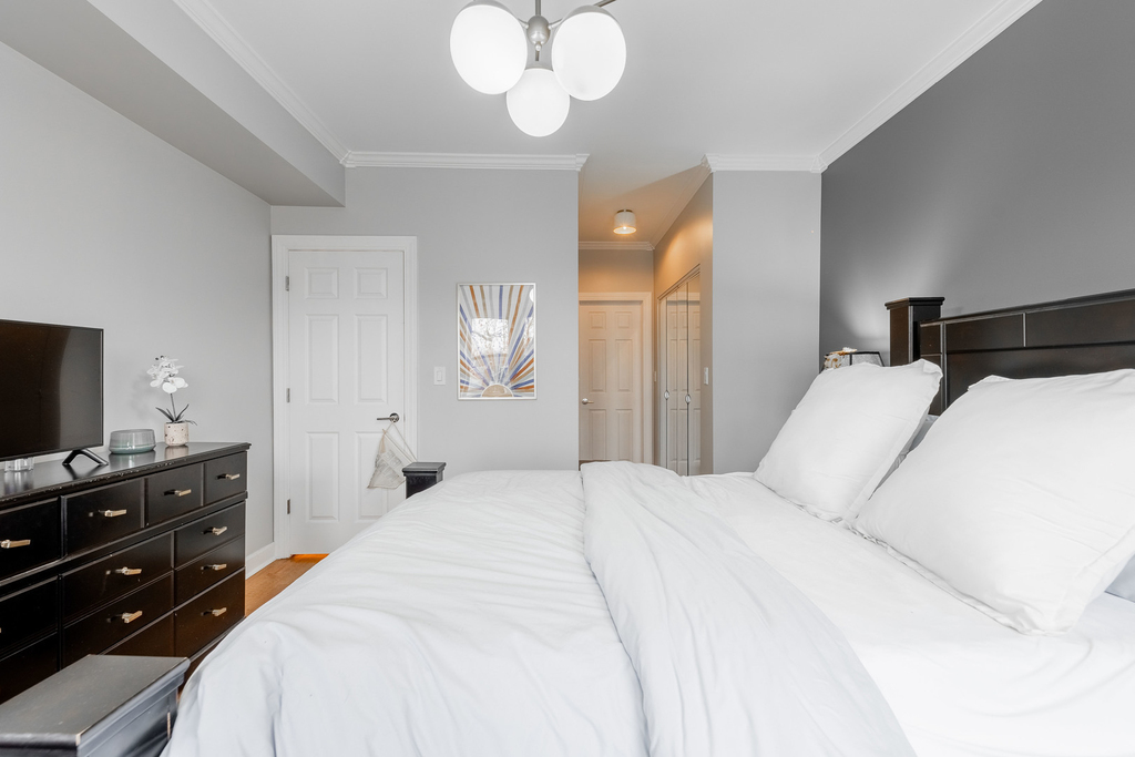 3214 W Berteau Avenue - Photo 5