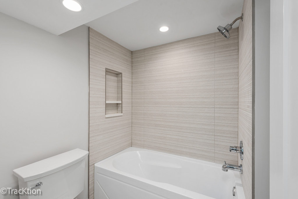 137 W Chicago Avenue - Photo 20