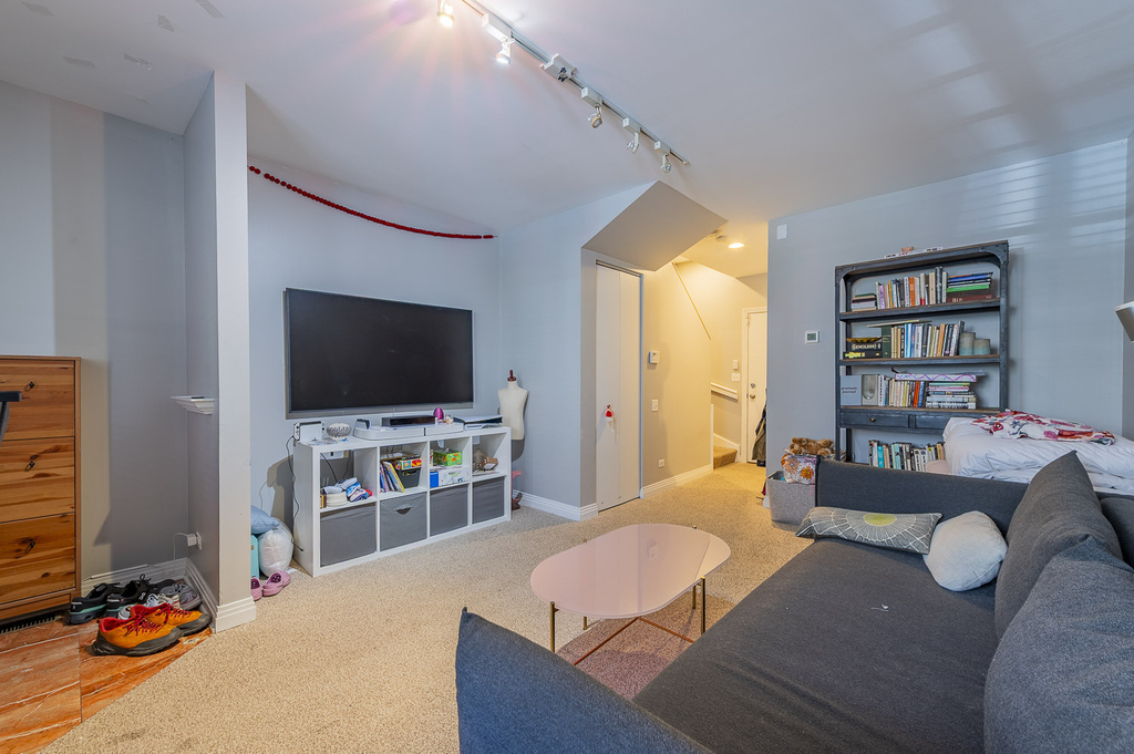 127 E 18th Street - Photo 12