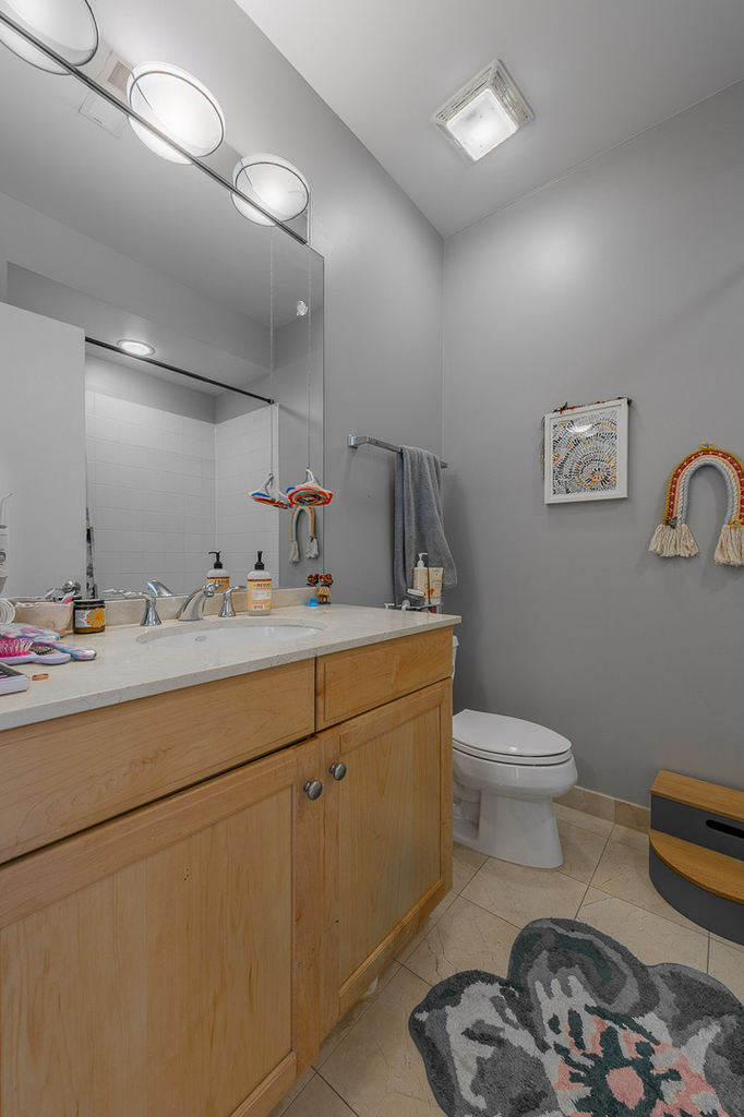 127 E 18th Street - Photo 9