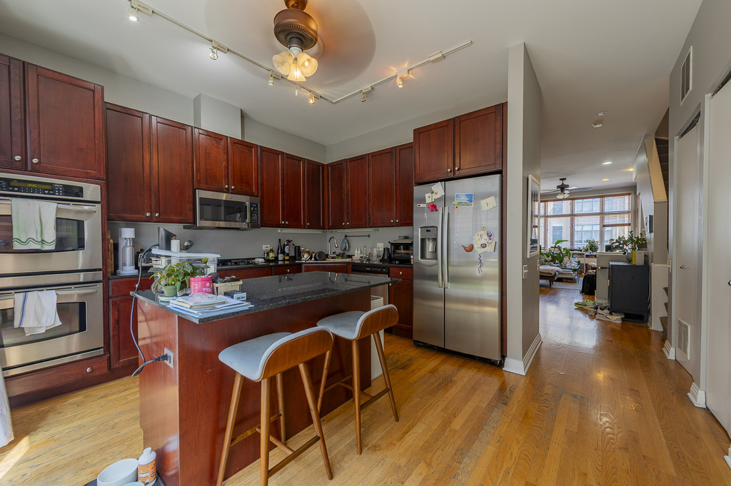 127 E 18th Street - Photo 4