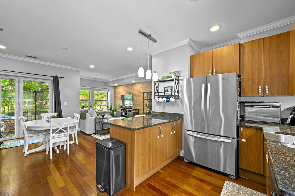 1949 W Leland Avenue - Photo 5