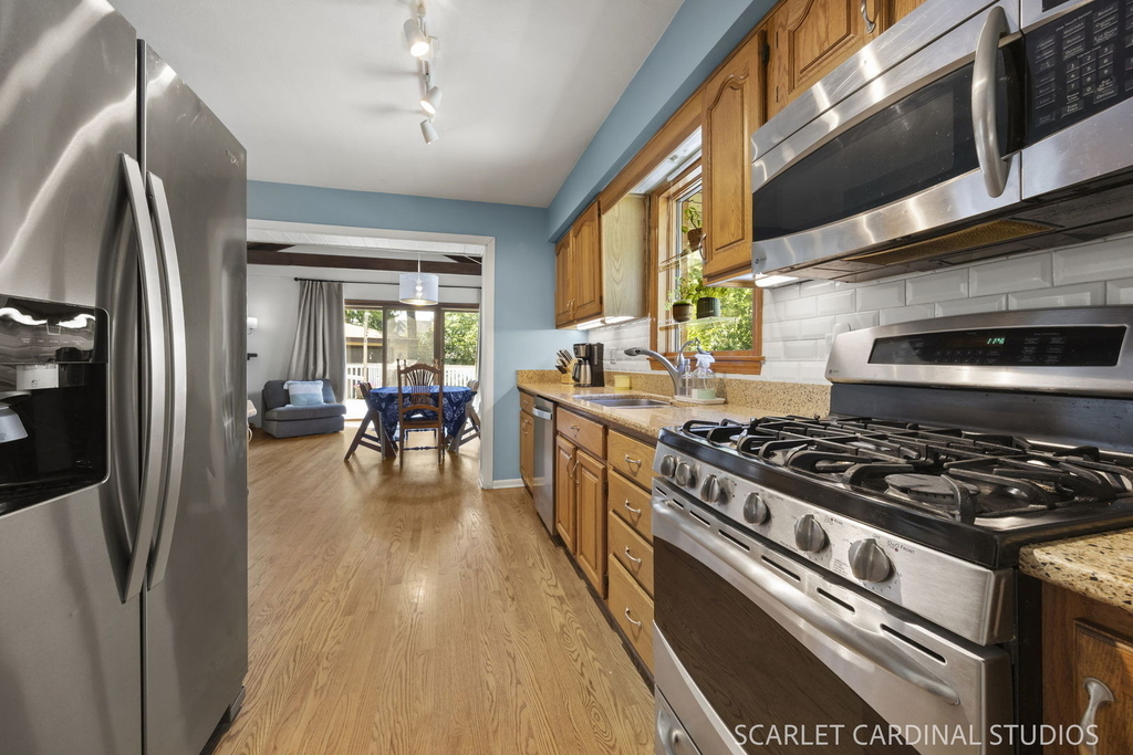 363 Marion Avenue - Photo 4