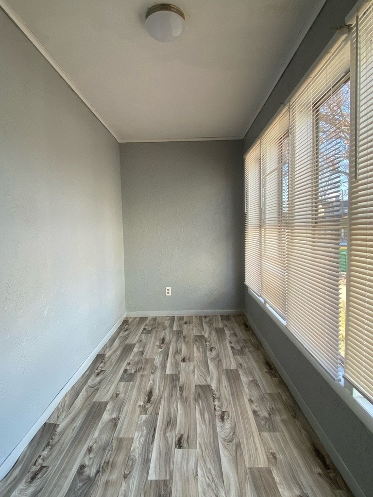 214 S Bloomington Street - Photo 1