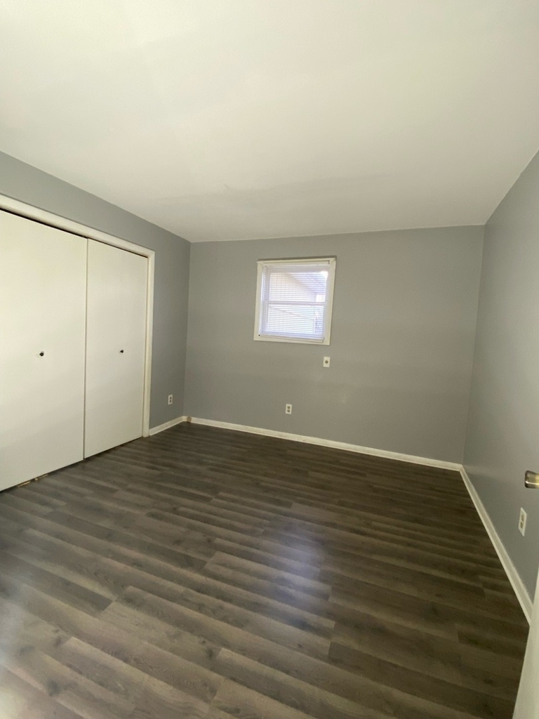 214 S Bloomington Street - Photo 6