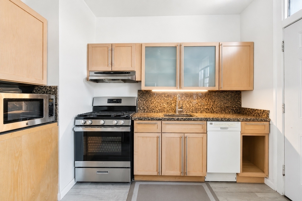 640 W Waveland Avenue - Photo 3