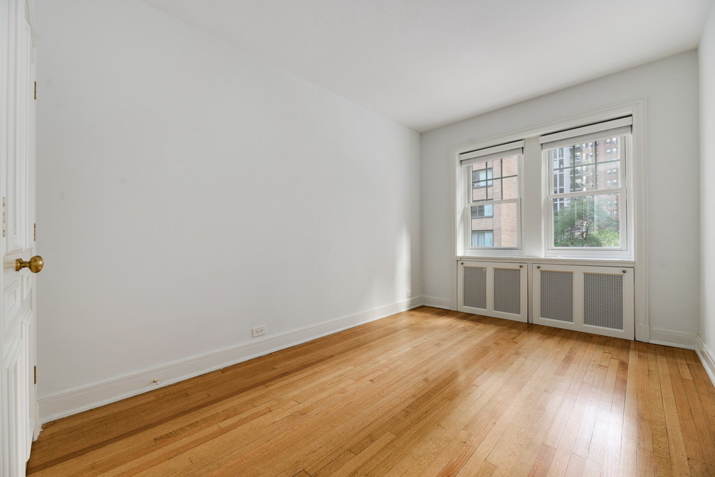 202 E Walton Place - Photo 21