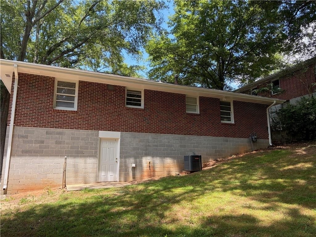 2064 Montrose Drive - Photo 16