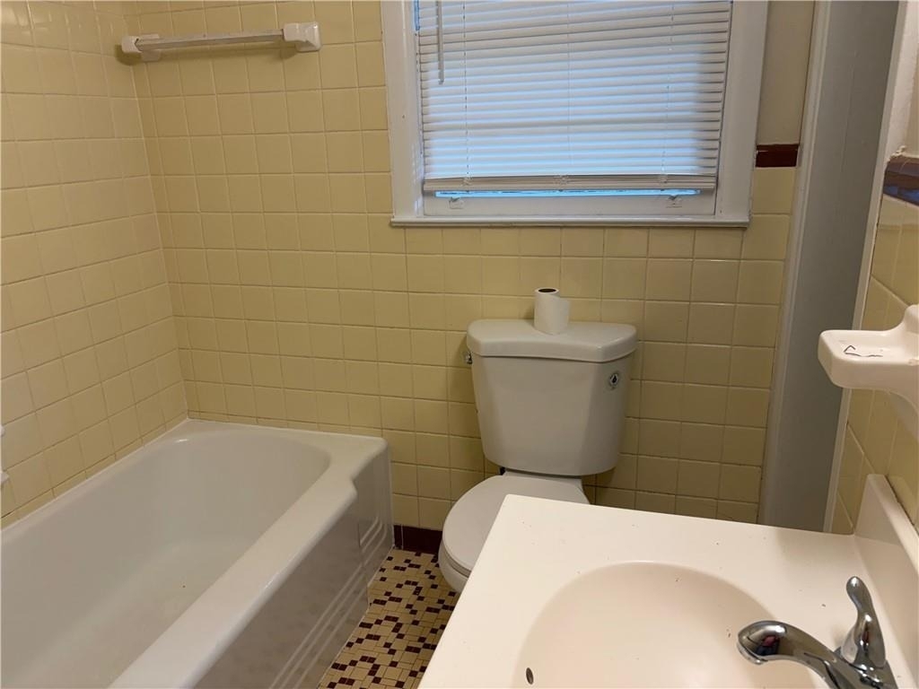 2064 Montrose Drive - Photo 8