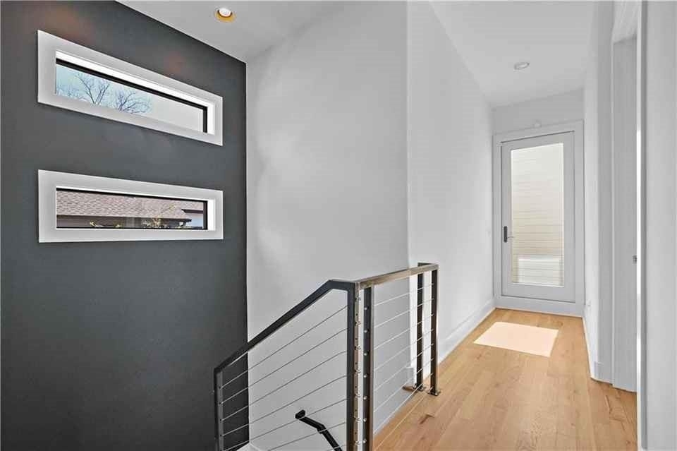 669 East Avenue Ne - Photo 9