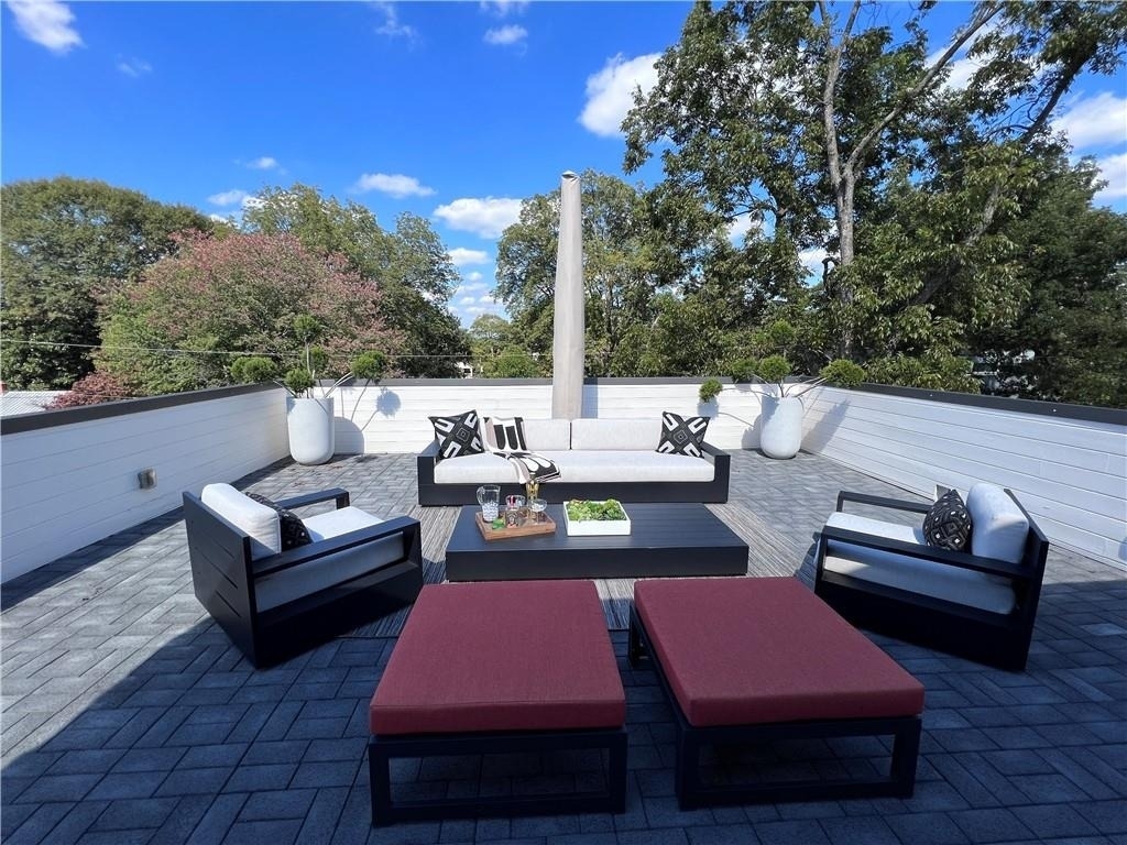 669 East Avenue Ne - Photo 23