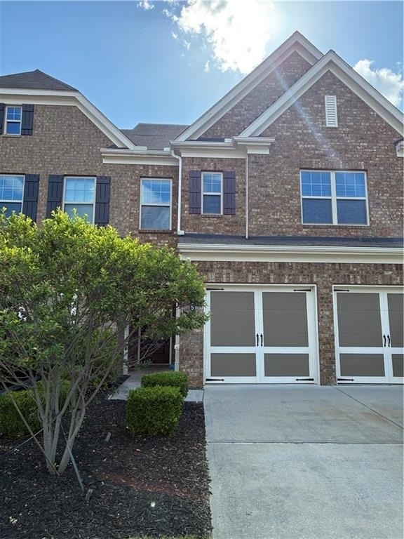 1335 Hampton Oaks Drive - Photo 0