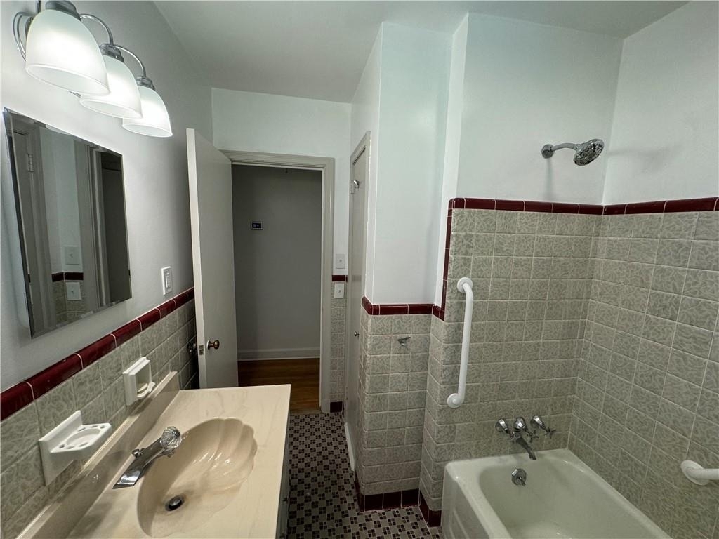 564 Wimbledon Road Ne - Photo 12