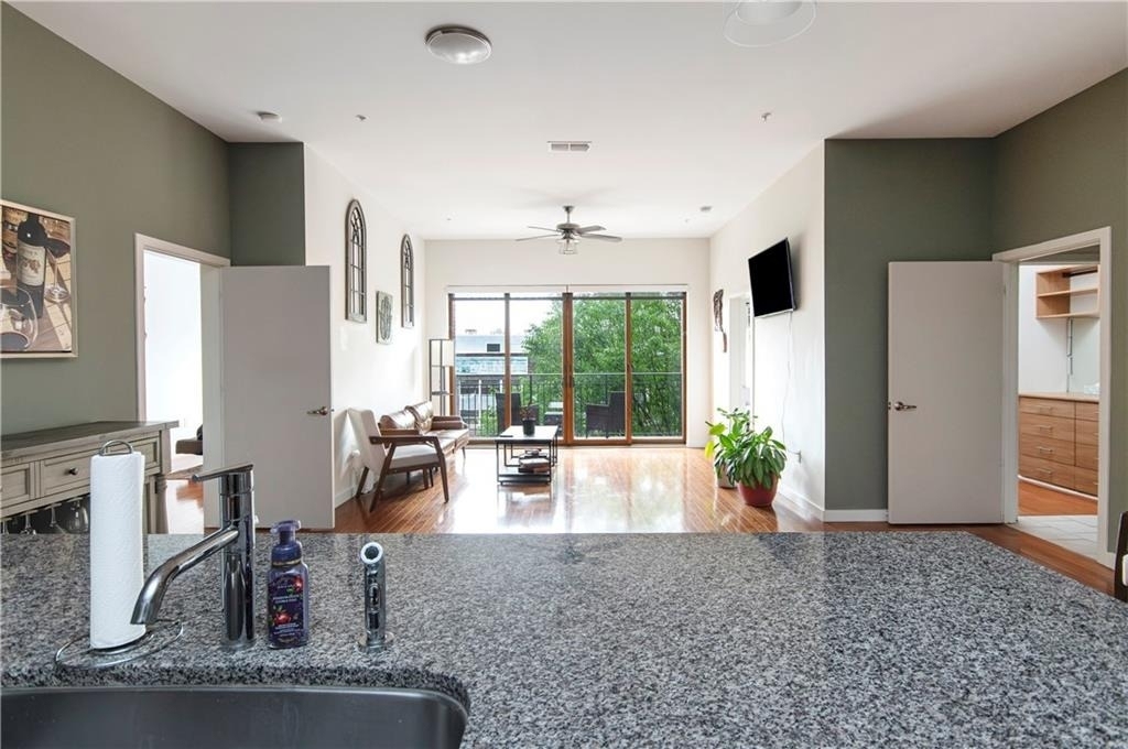 333 Nelson Street Sw - Photo 1