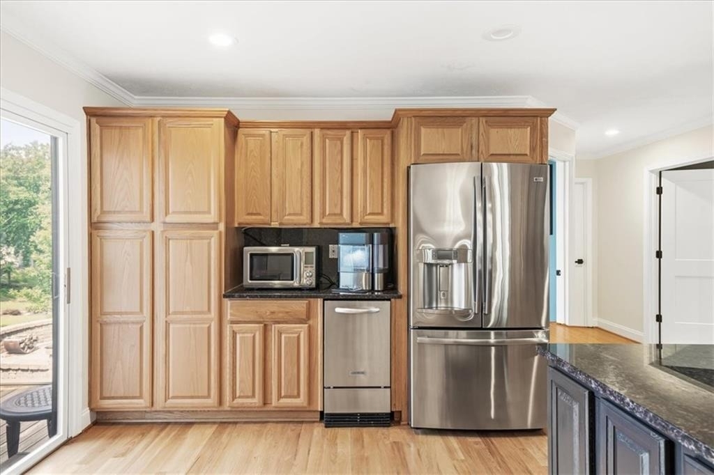 6340 Reives Road - Photo 8