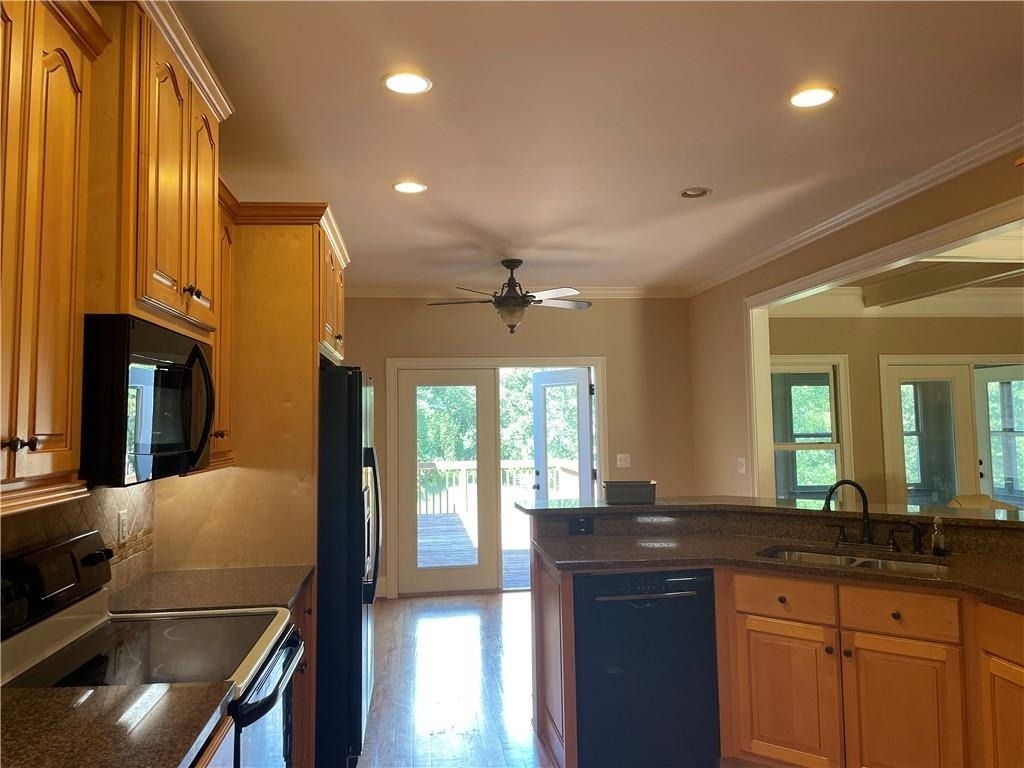 6030 Matt Highway - Photo 14