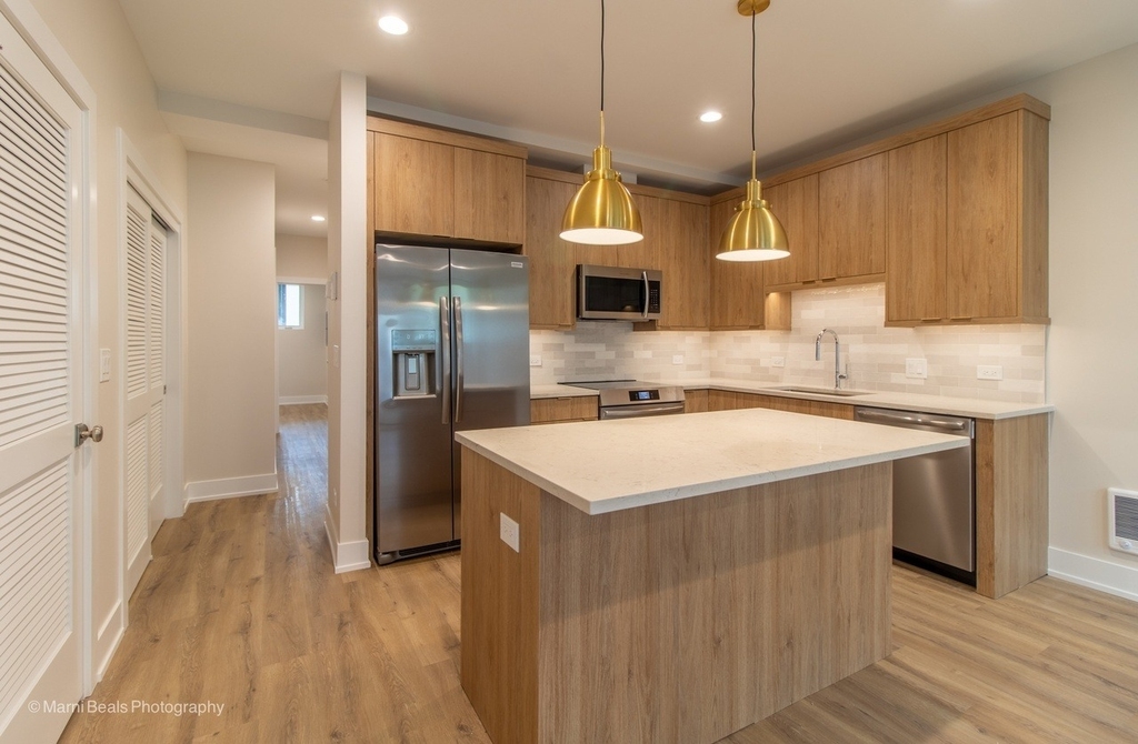 507 E 60th Street - Photo 4