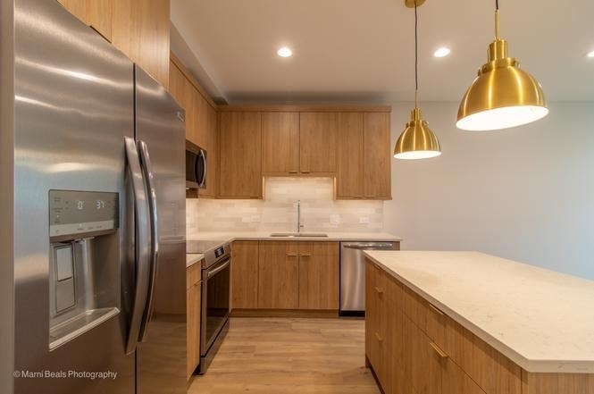 507 E 60th Street - Photo 3